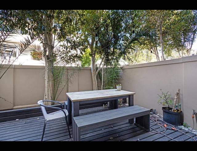 2 BEDROOM APARTMENT FOR SALE IN SEA POINT